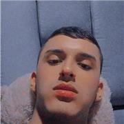 Profesor sin experiencia a niños pequeños